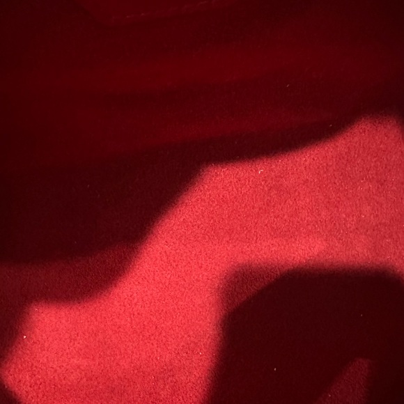 Louis Vuitton Red Epi Shoulder Bag - Pre loved100% authentic - Picture 7 of 12